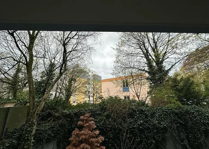 Beautiful, Large And Great With Balcony In Location كارلسروه